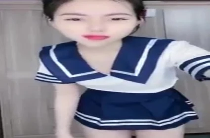 Mẹ kế massage địt nhân viên xinh đẹp tại quán cà phê, clipsex mới